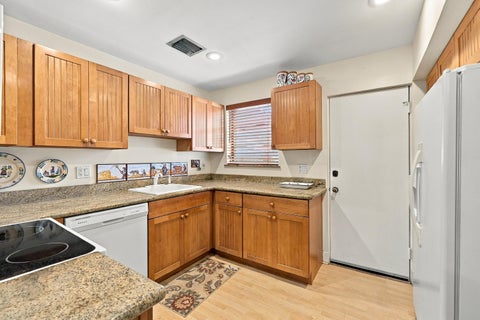Tiny photo for 1101 SAINT ANDREWS Road #4, Hollywood, FL 33021 (MLS # B26088596)