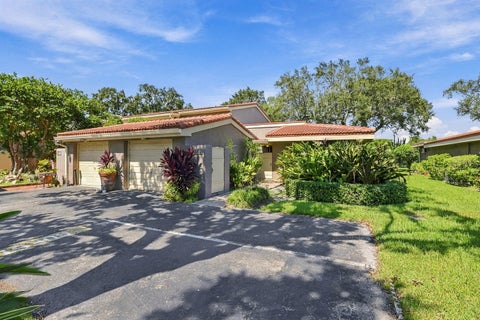 Photo of 1101 SAINT ANDREWS Road #4, Hollywood, FL 33021 (MLS # B26088596)