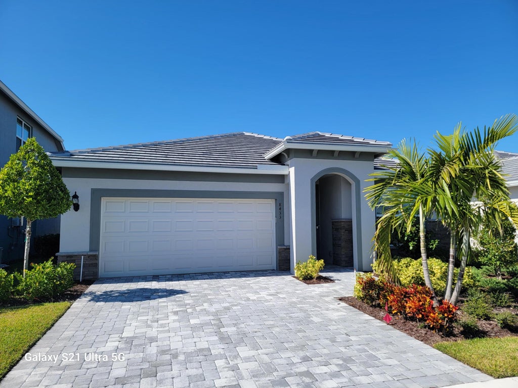 Photo of 8433 BEAGLE Terrace, Vero Beach, FL 32967 (MLS # B26092290)