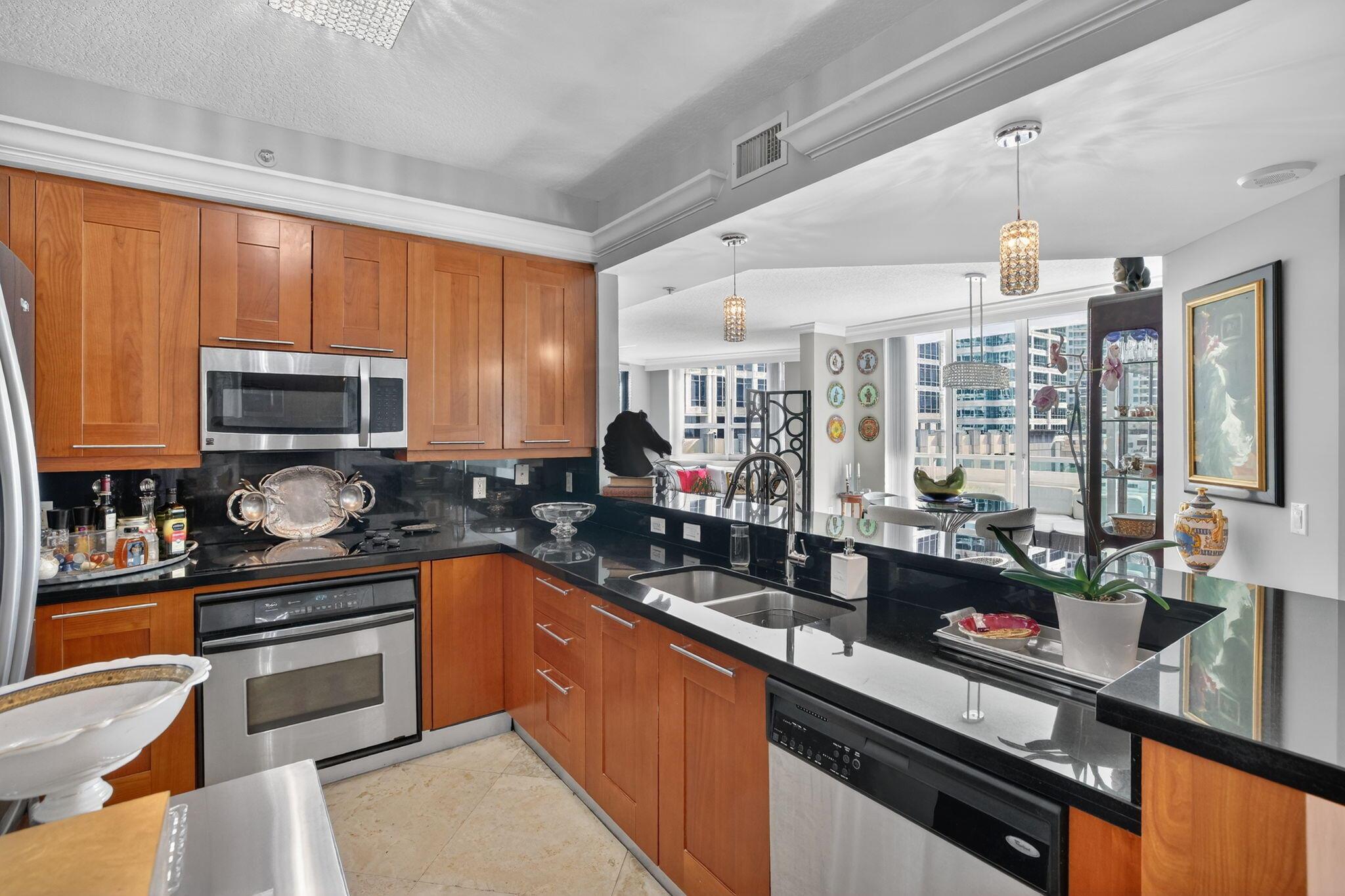 350 LAS OLAS PLACE CONDO - Residential