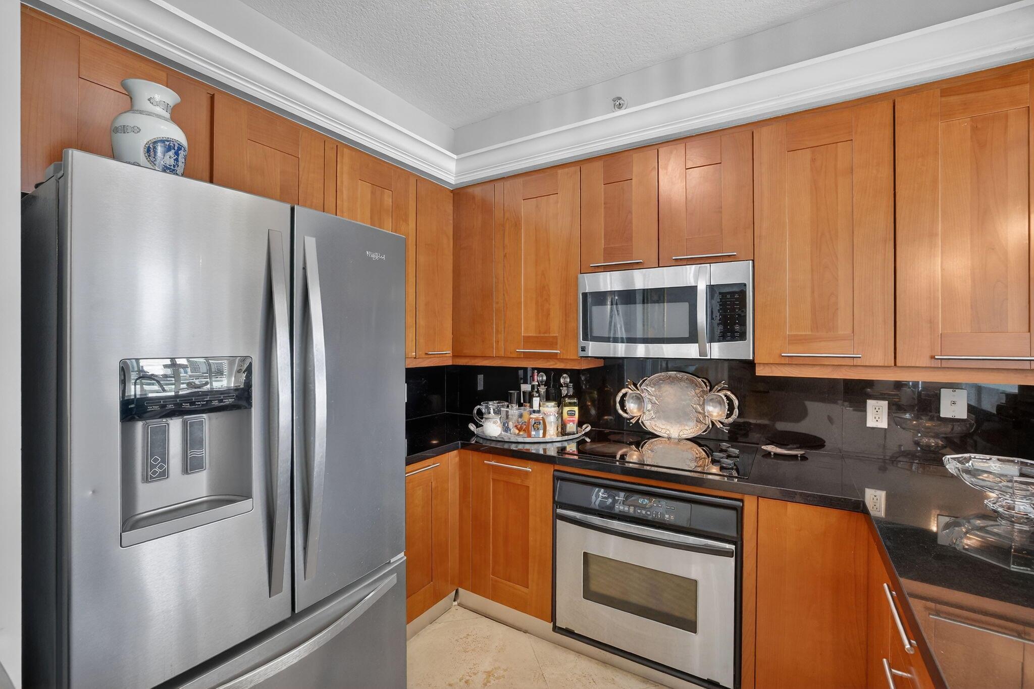 350 LAS OLAS PLACE CONDO - Residential