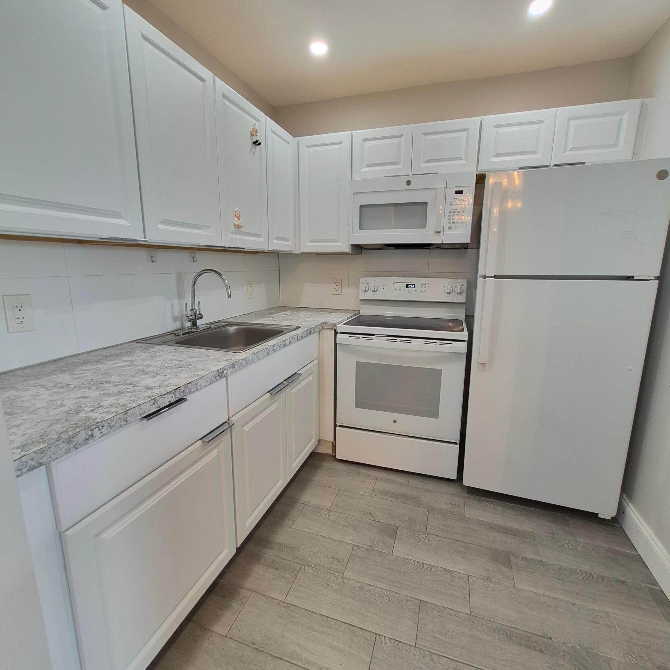 HASTINGS CONDOS - Residential Lease