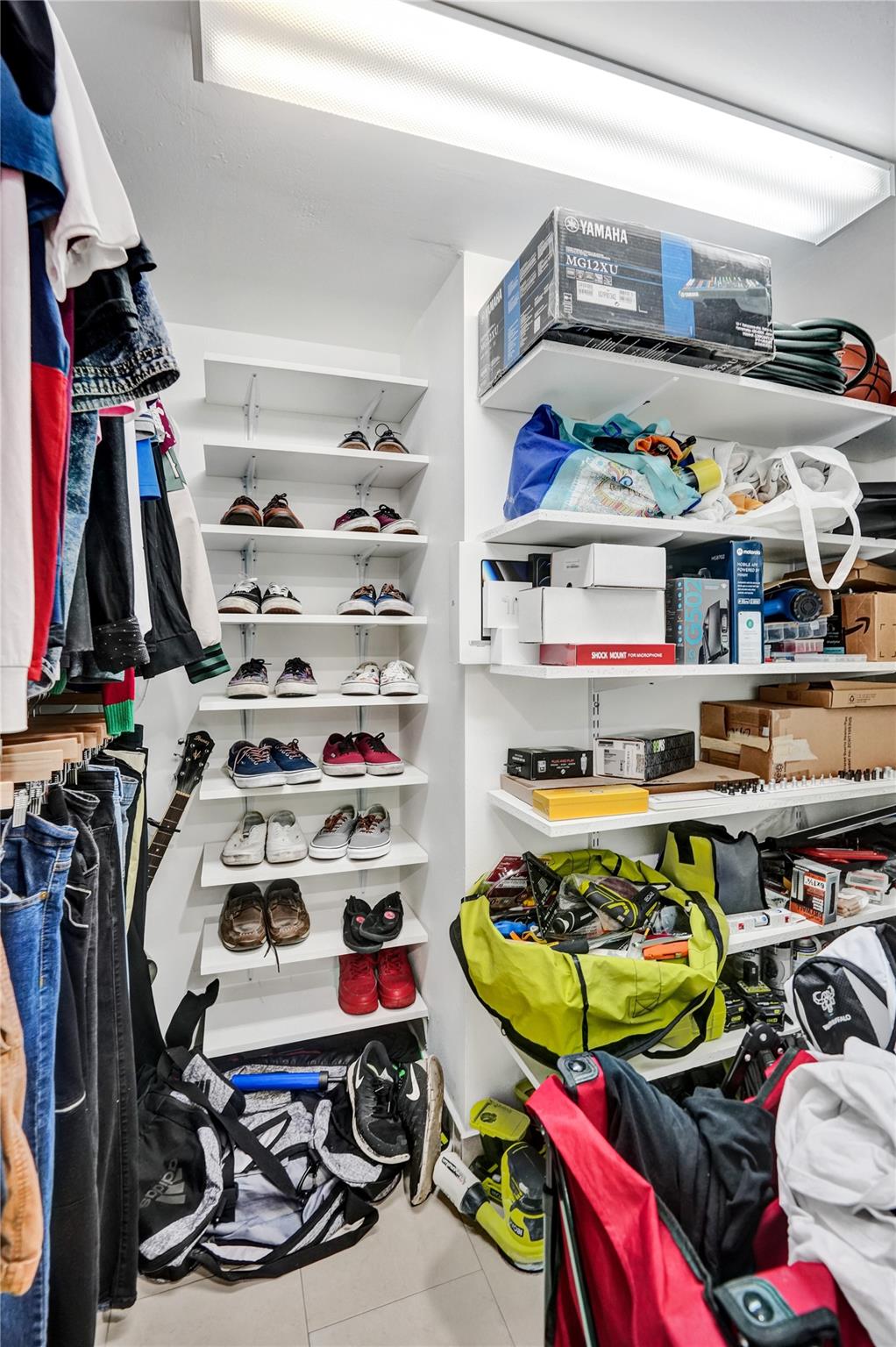 LAGOON PLACE - Residential