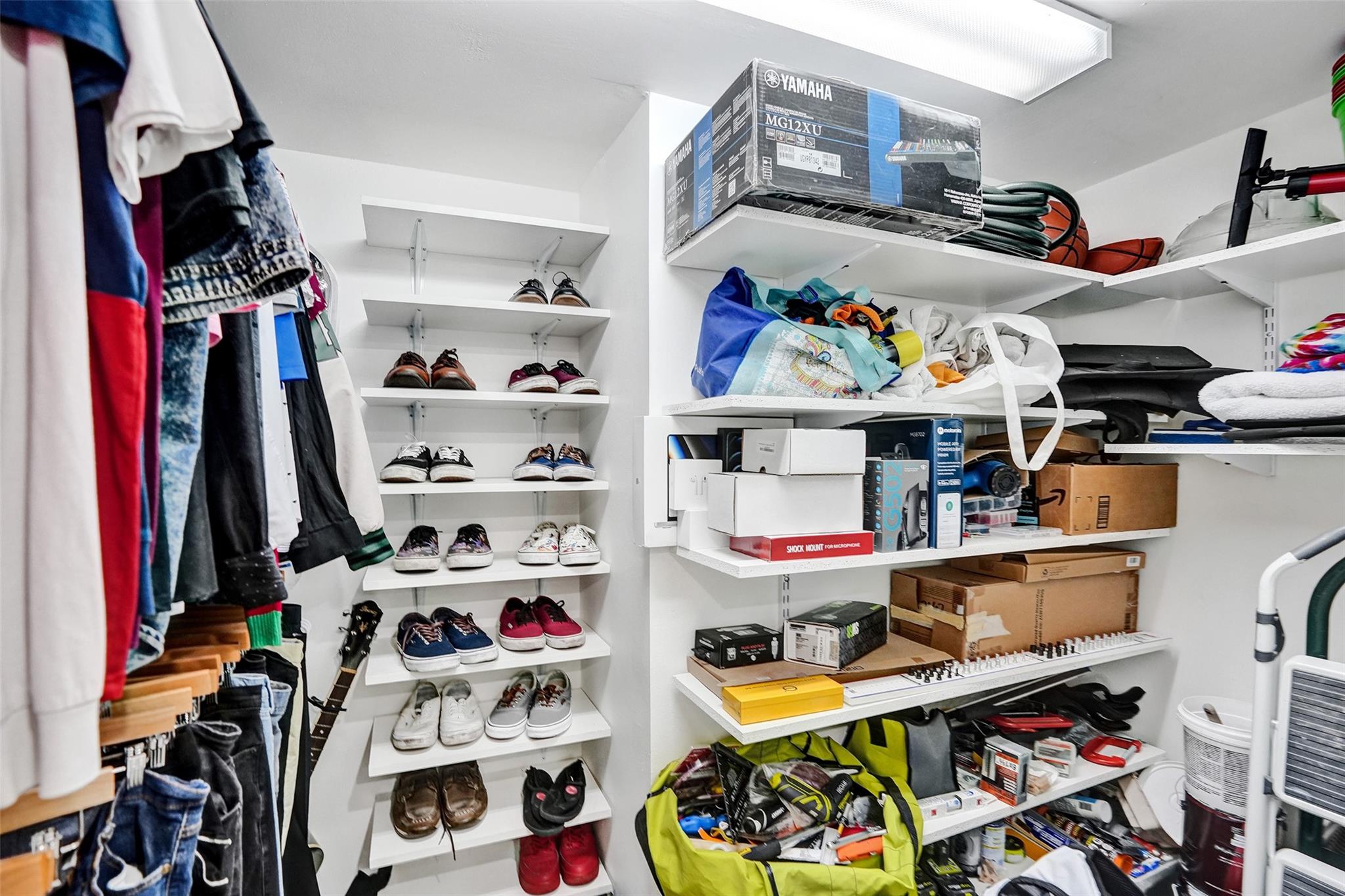 LAGOON PLACE - Residential