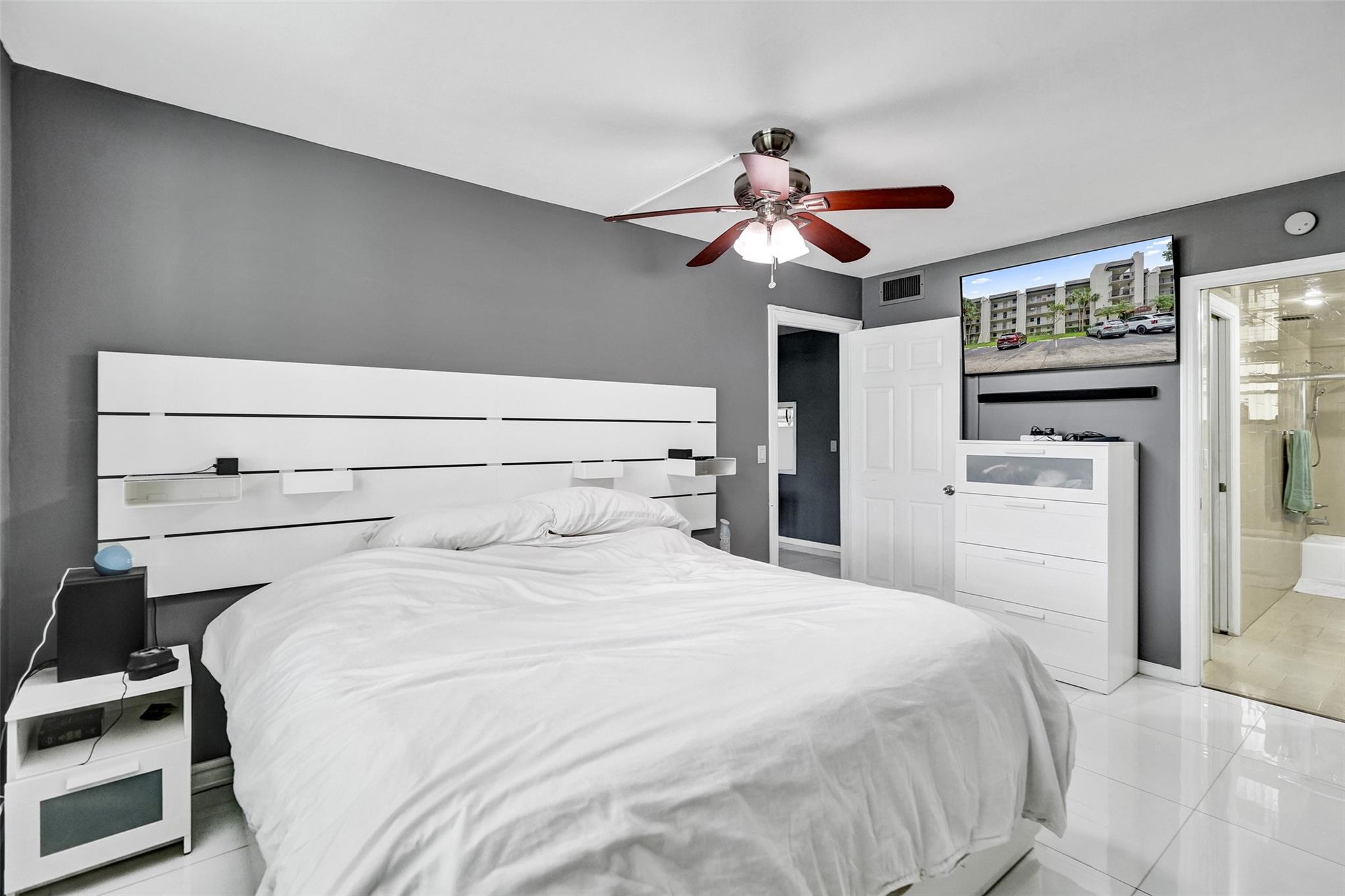 LAGOON PLACE - Residential