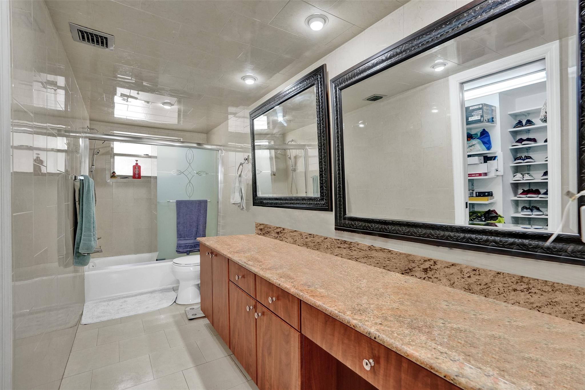 LAGOON PLACE - Residential