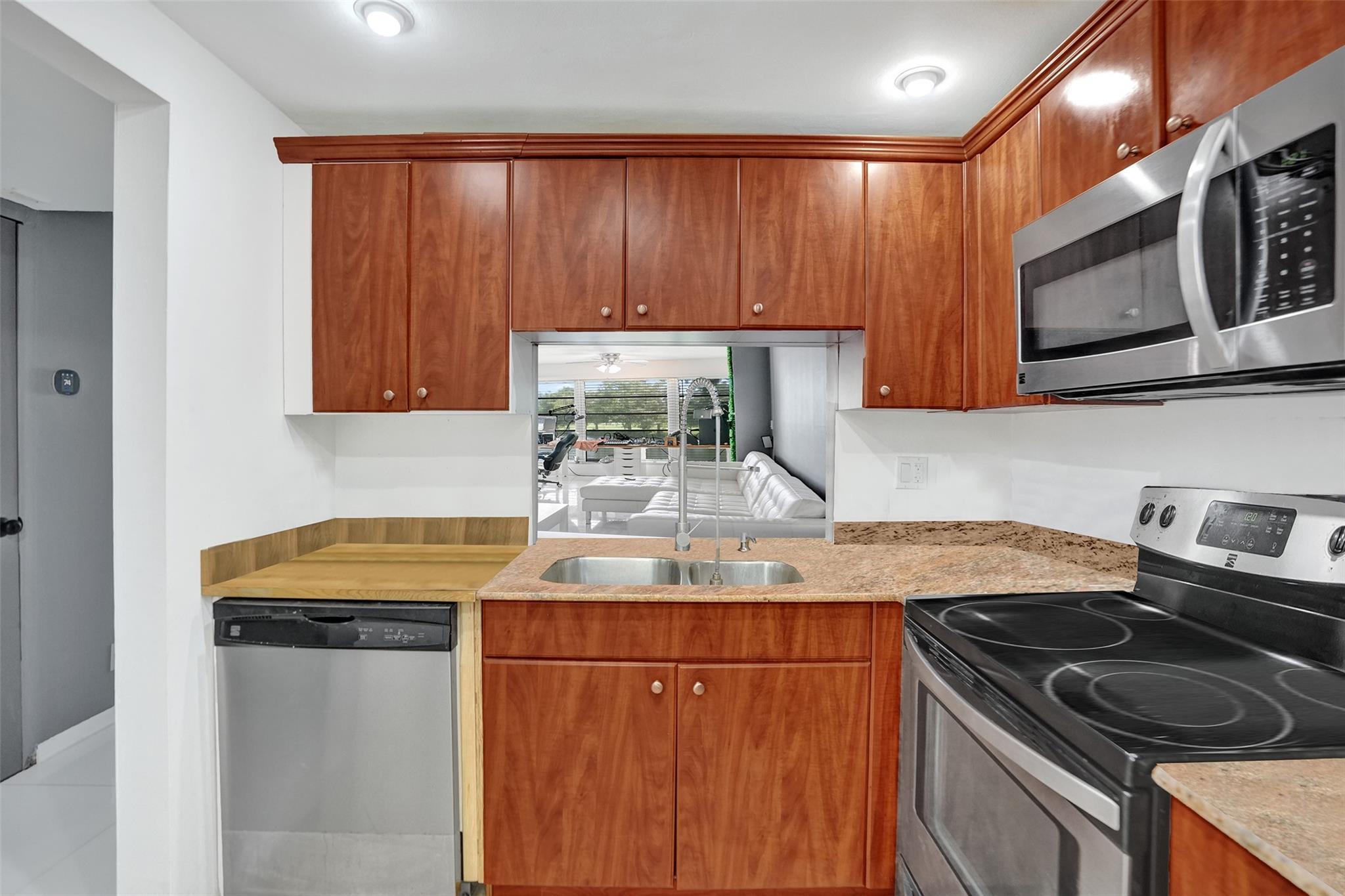 LAGOON PLACE - Residential