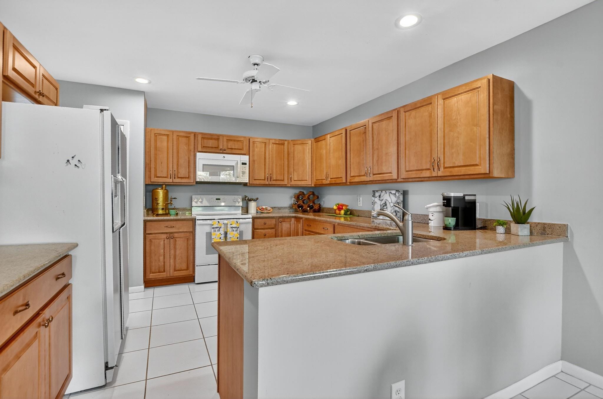 THE TOWNEHOMES - Residential