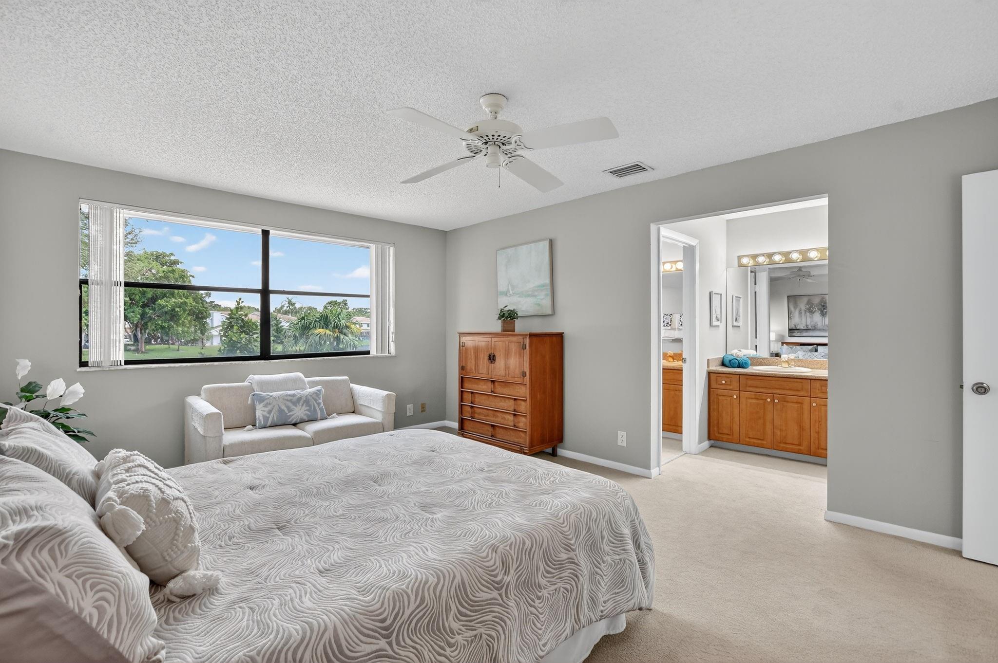 THE TOWNEHOMES - Residential