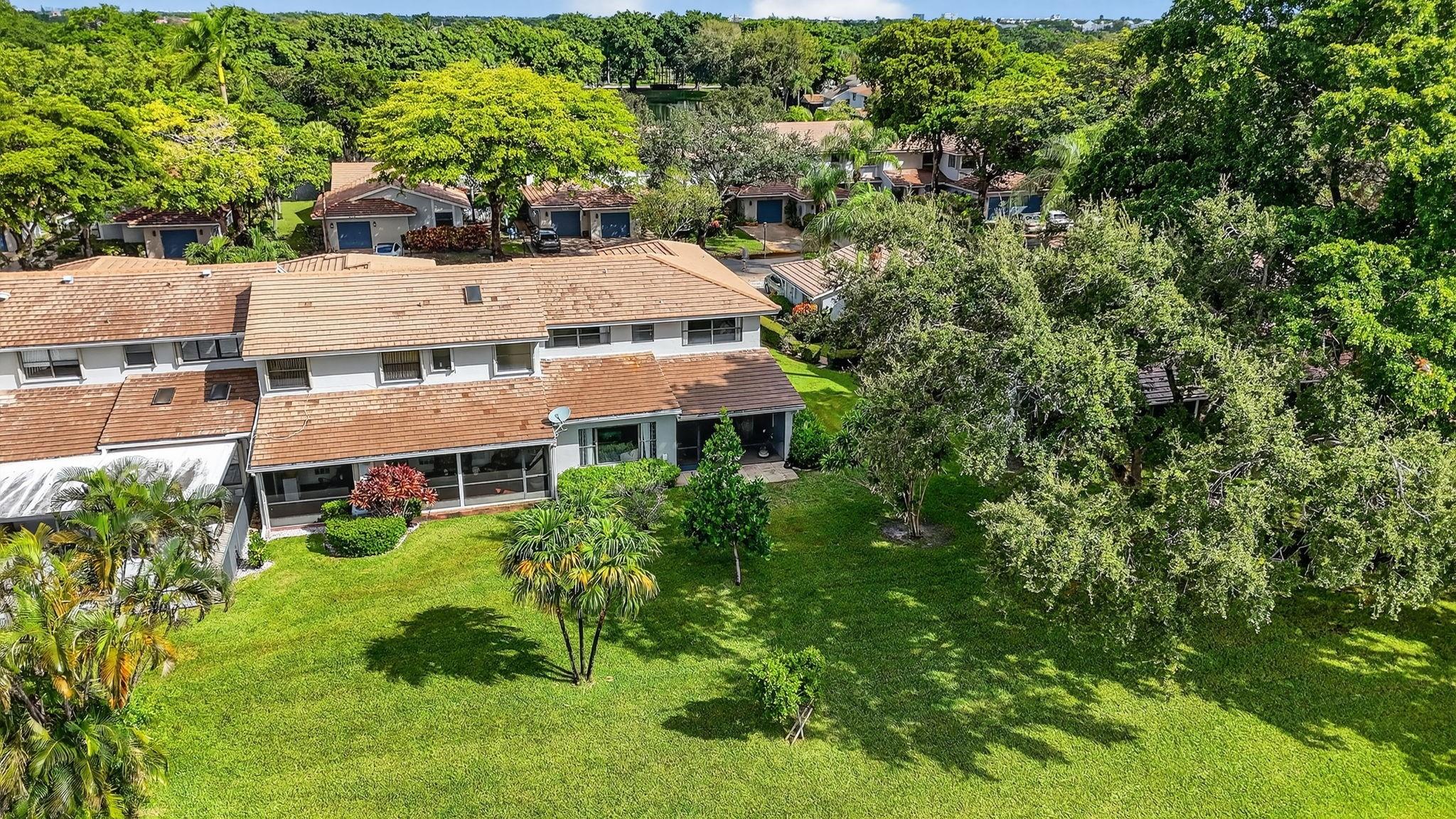 THE TOWNEHOMES - Residential