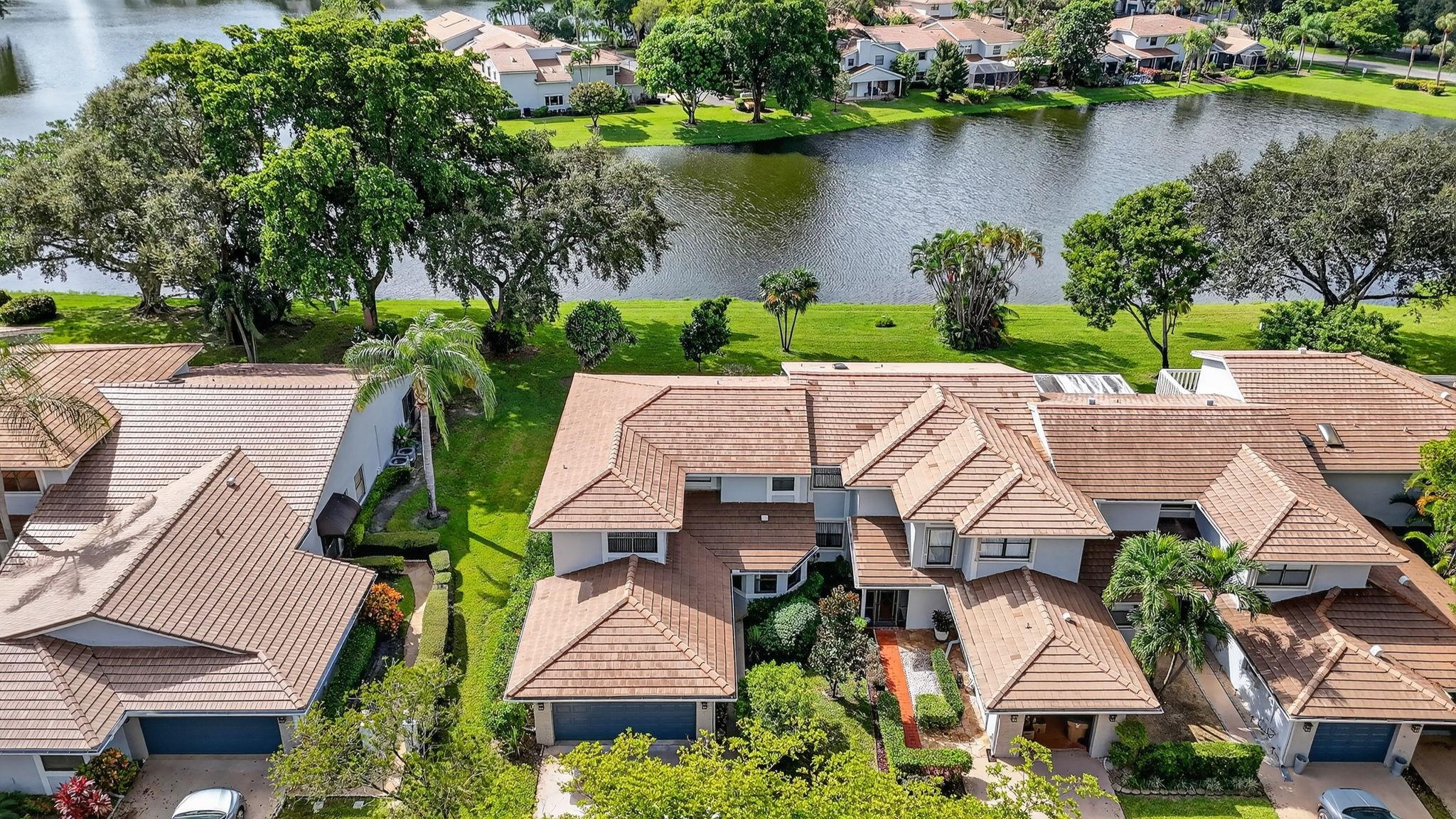 THE TOWNEHOMES - Residential