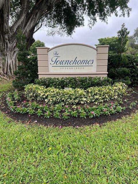 THE TOWNEHOMES - Residential