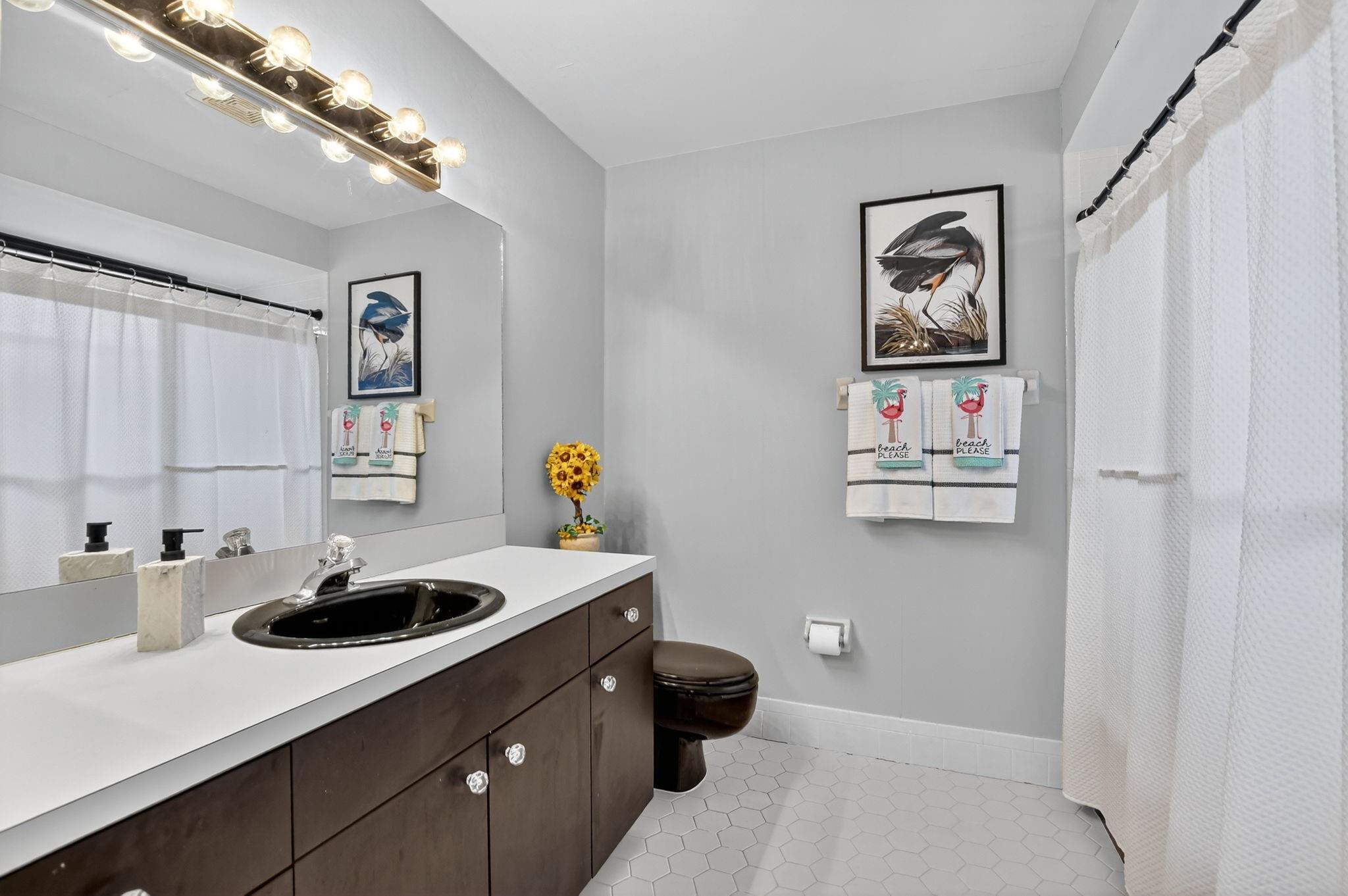 THE TOWNEHOMES - Residential