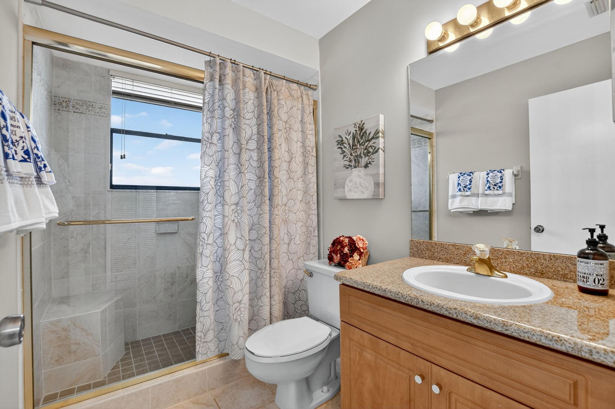 THE TOWNEHOMES - Residential