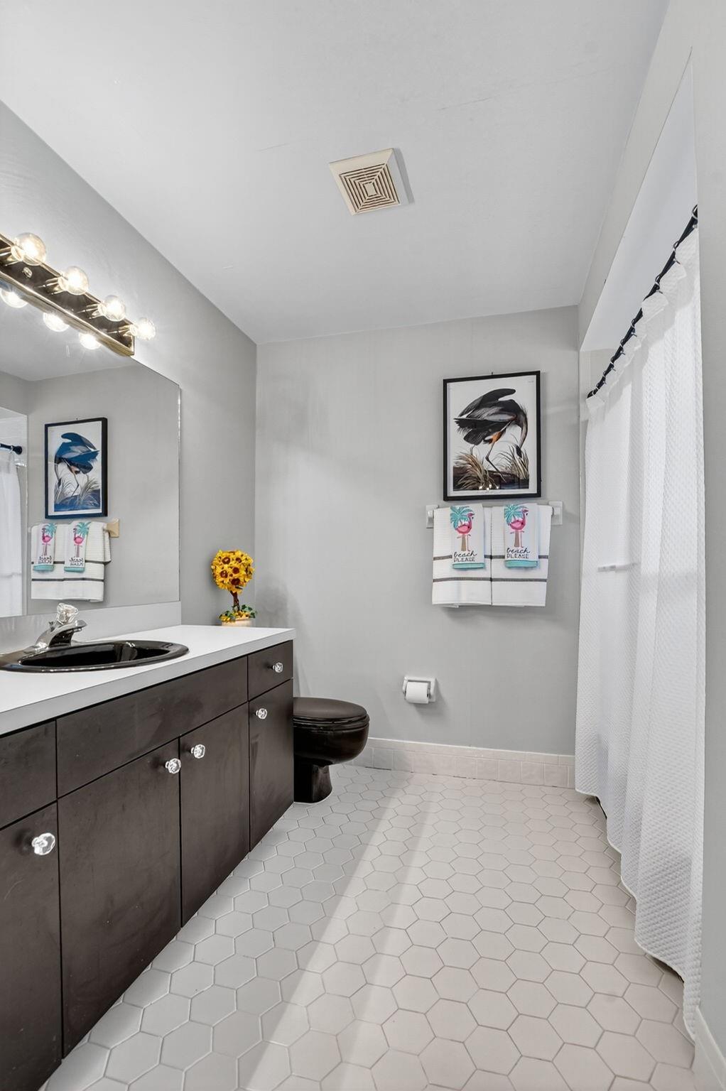 THE TOWNEHOMES - Residential