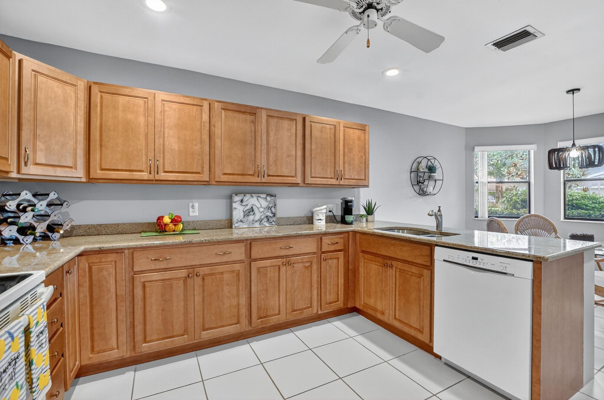 THE TOWNEHOMES - Residential