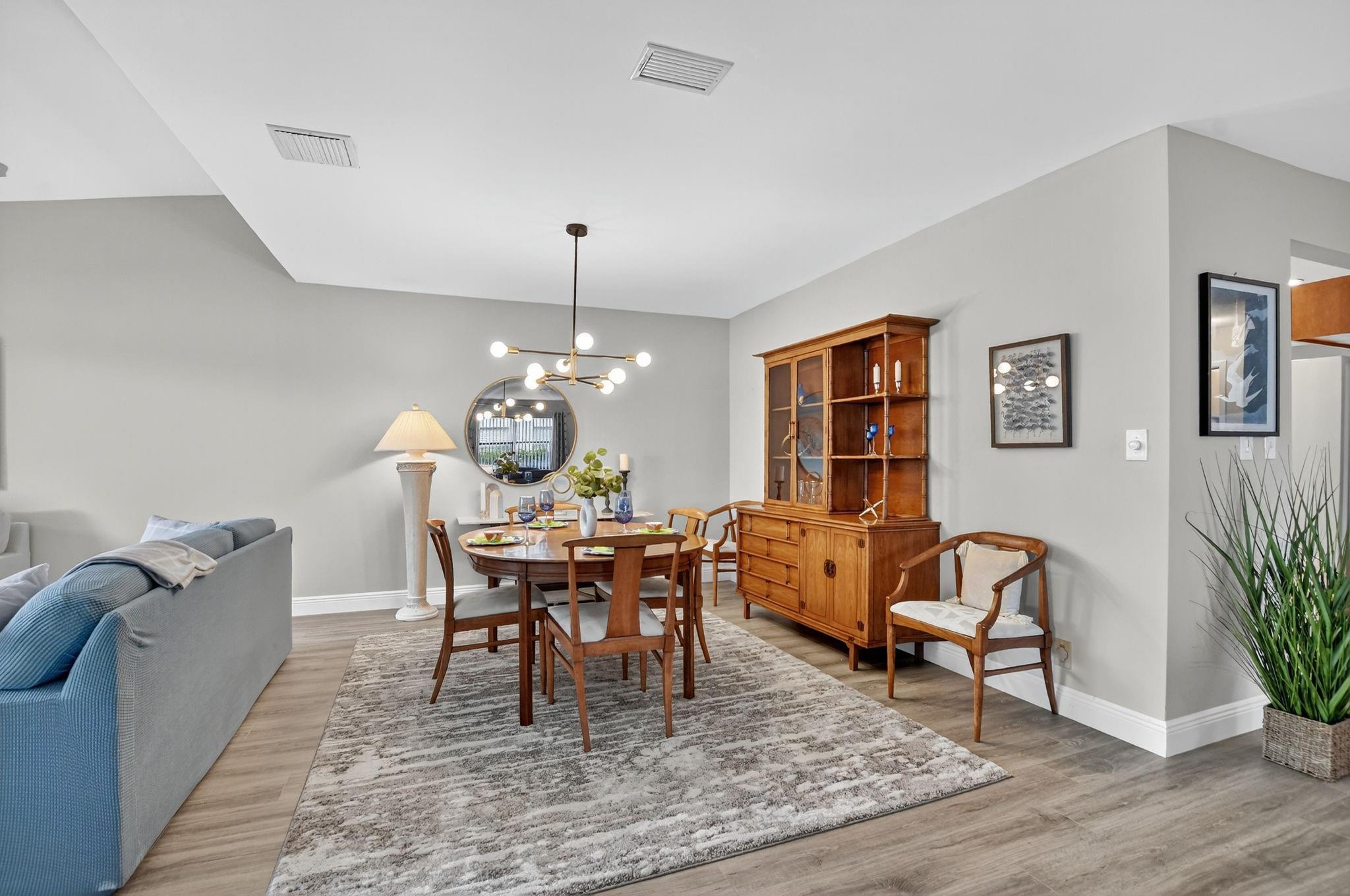 THE TOWNEHOMES - Residential