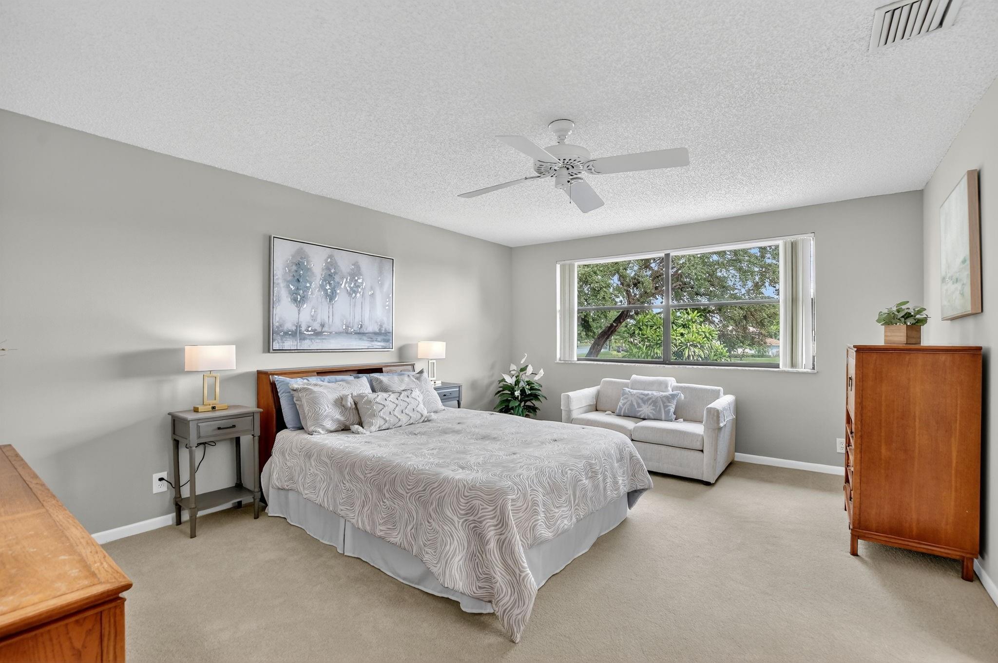 THE TOWNEHOMES - Residential