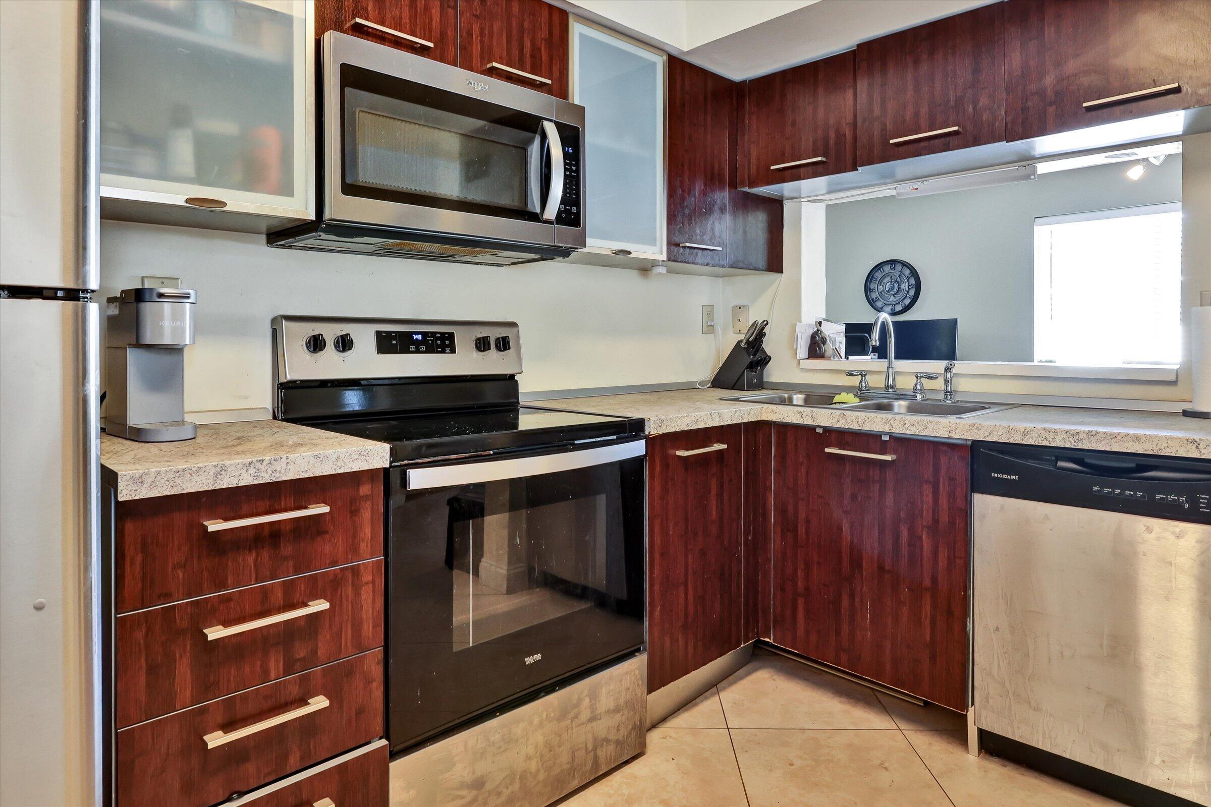 COLONNADES CONDO - Residential