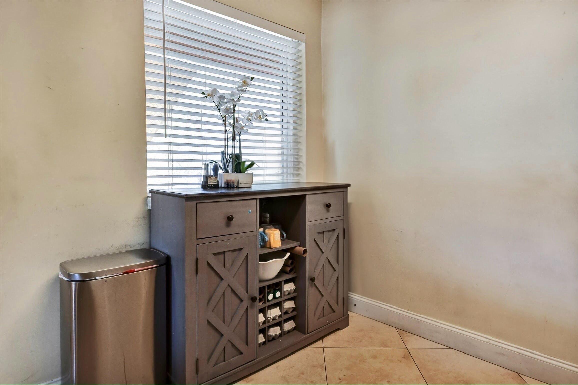 COLONNADES CONDO - Residential