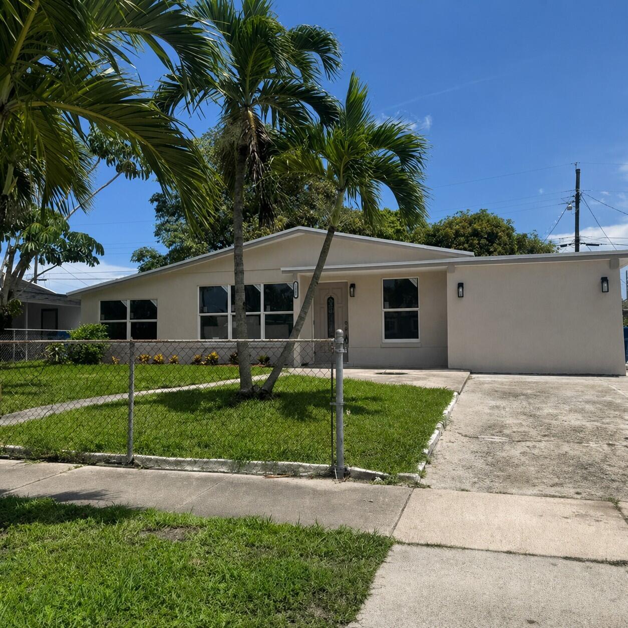 1321 W 3rd Street, Riviera Beach FL 33404
