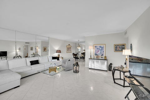 Tiny photo for 701 E Camino Real Real #4b, Boca Raton, FL 33432 (MLS # B26022617)