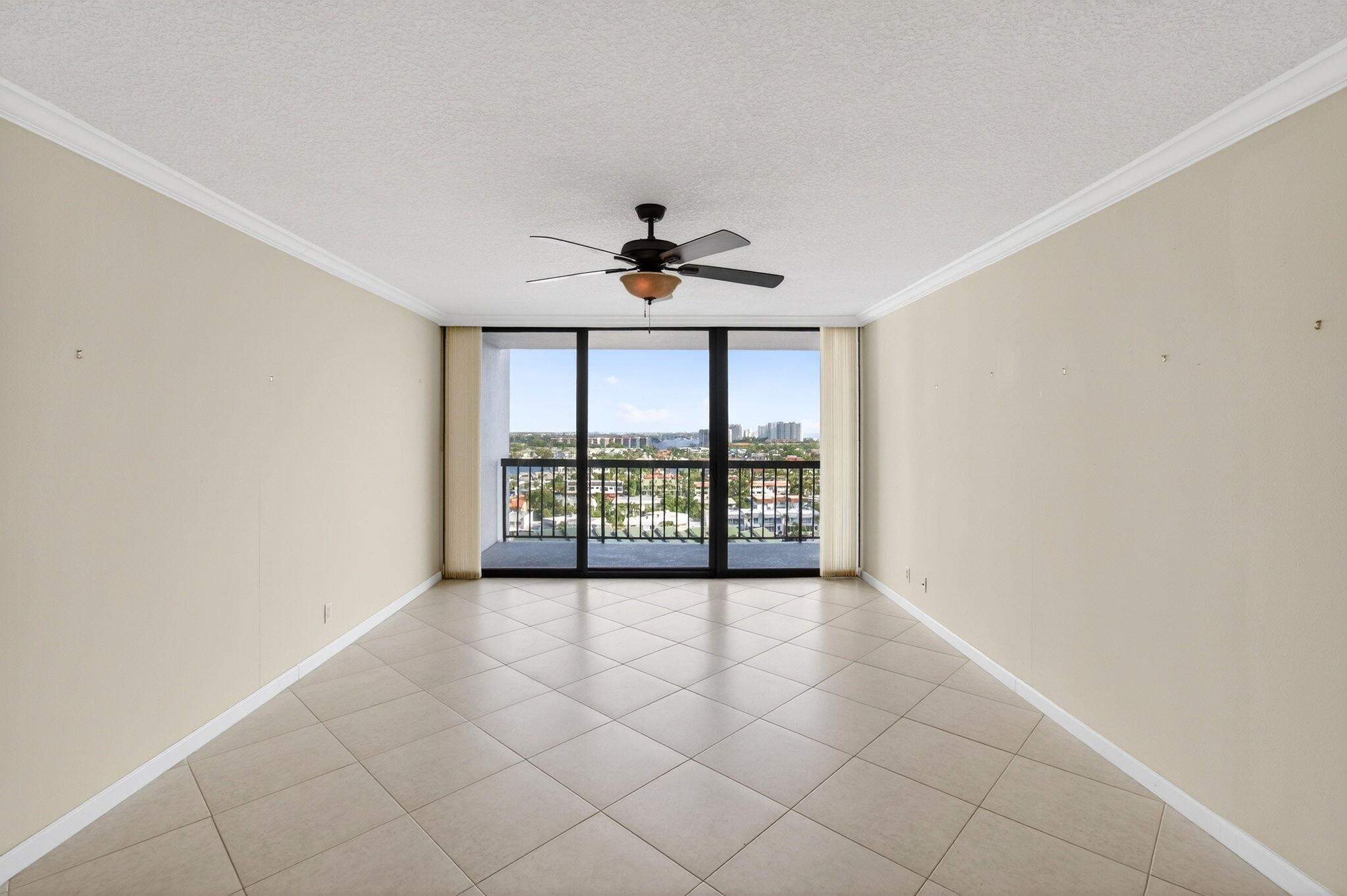 BRAEMAR ISLE CONDO - Residential