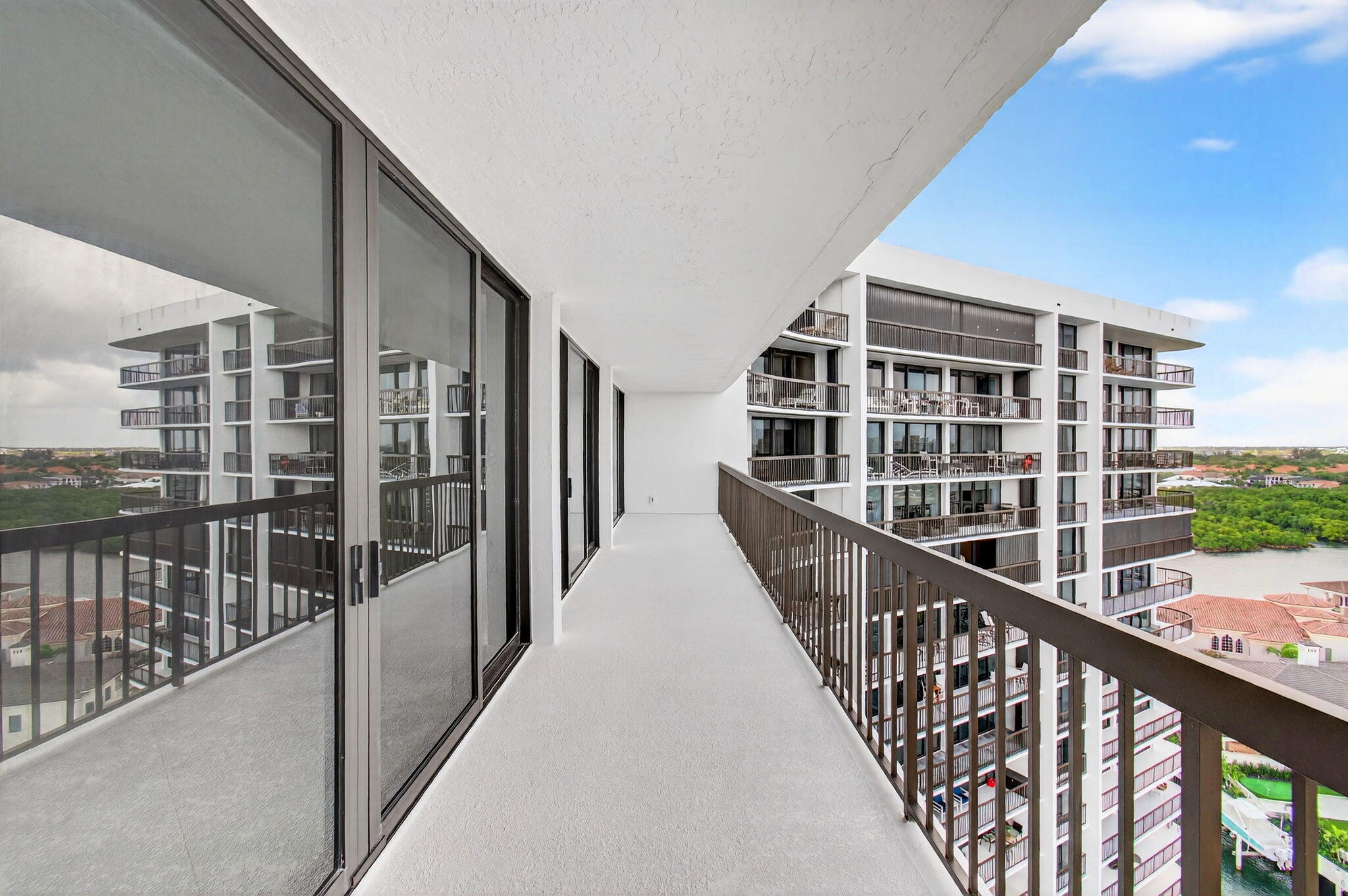 BRAEMAR ISLE CONDO - Residential