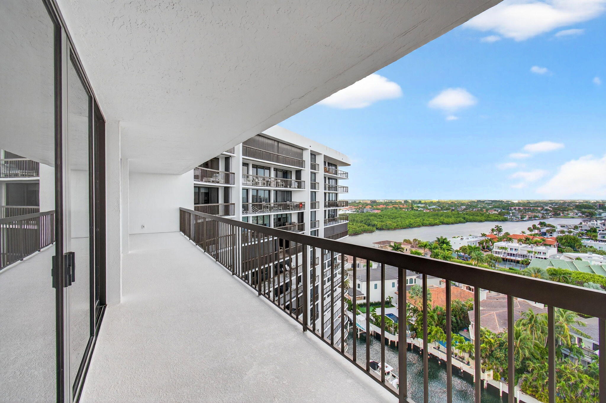BRAEMAR ISLE CONDO - Residential