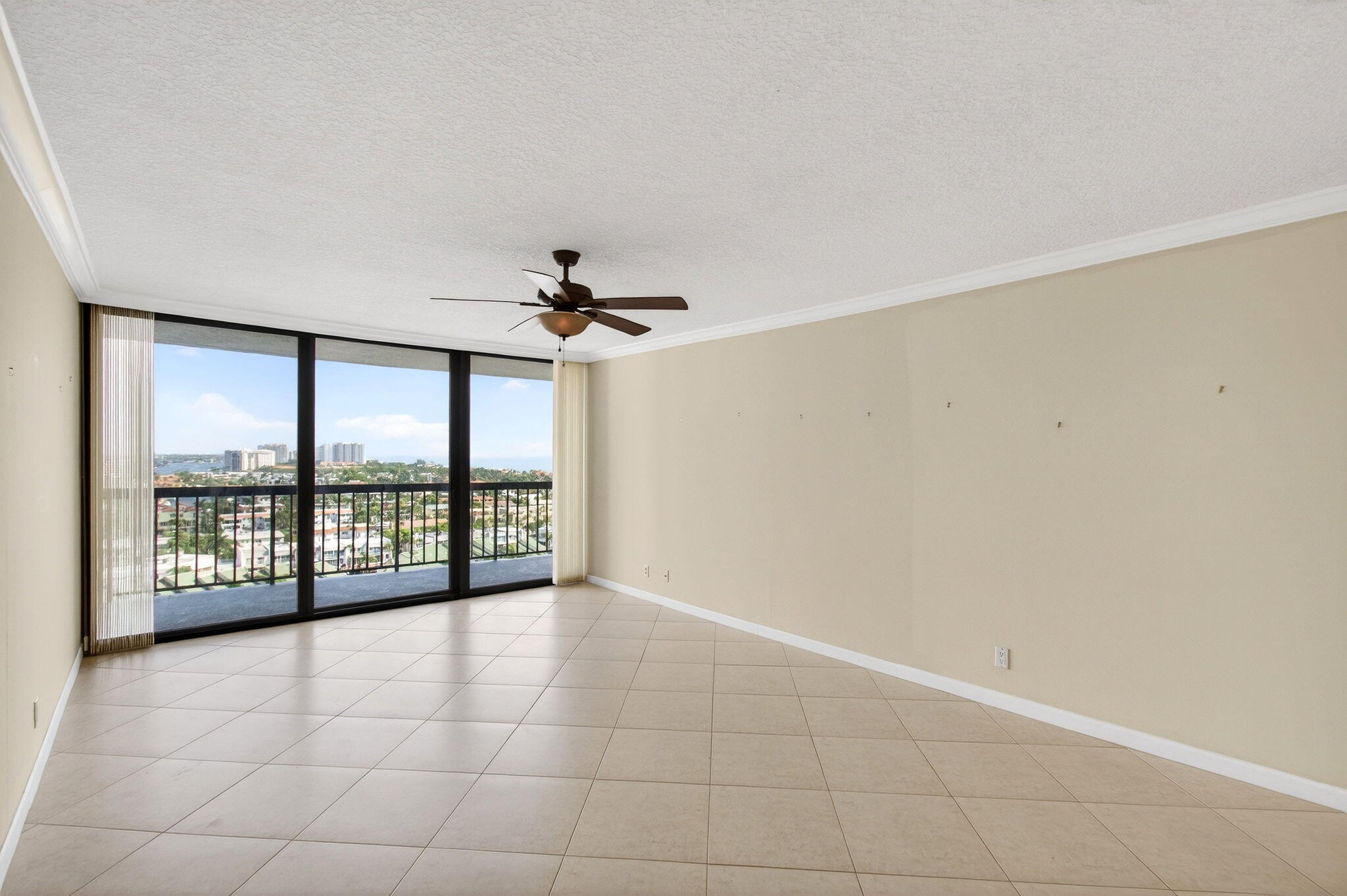 BRAEMAR ISLE CONDO - Residential