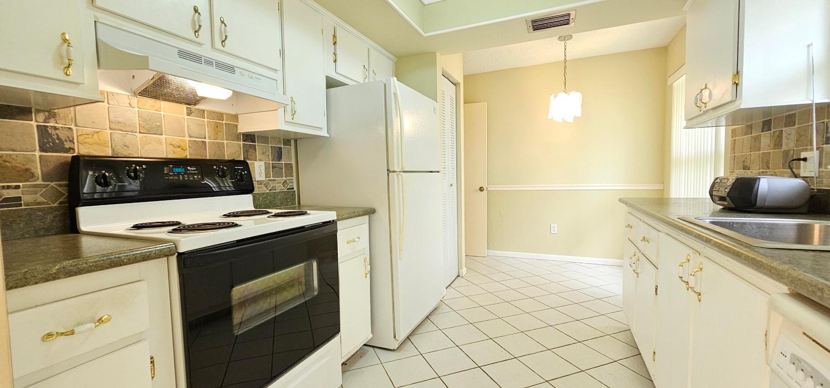 BUTTONWOOD 2 - Residential Lease