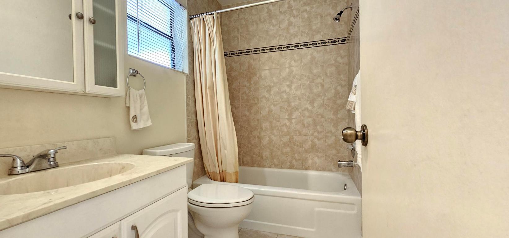 BUTTONWOOD 2 - Residential Lease