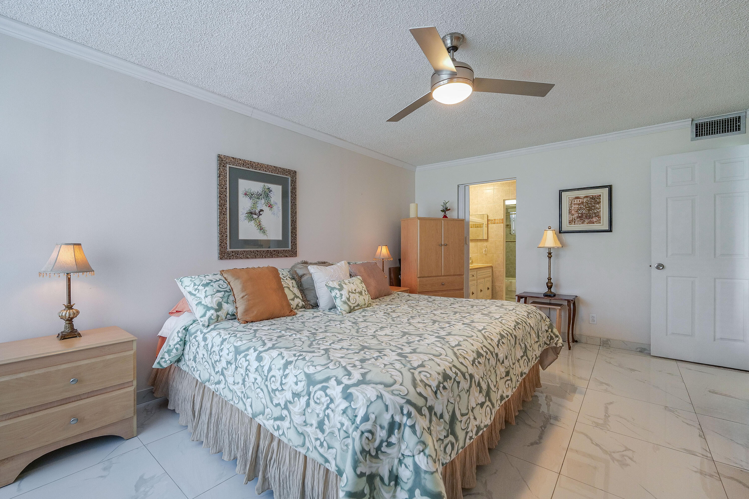 LAS VISTAS - Residential