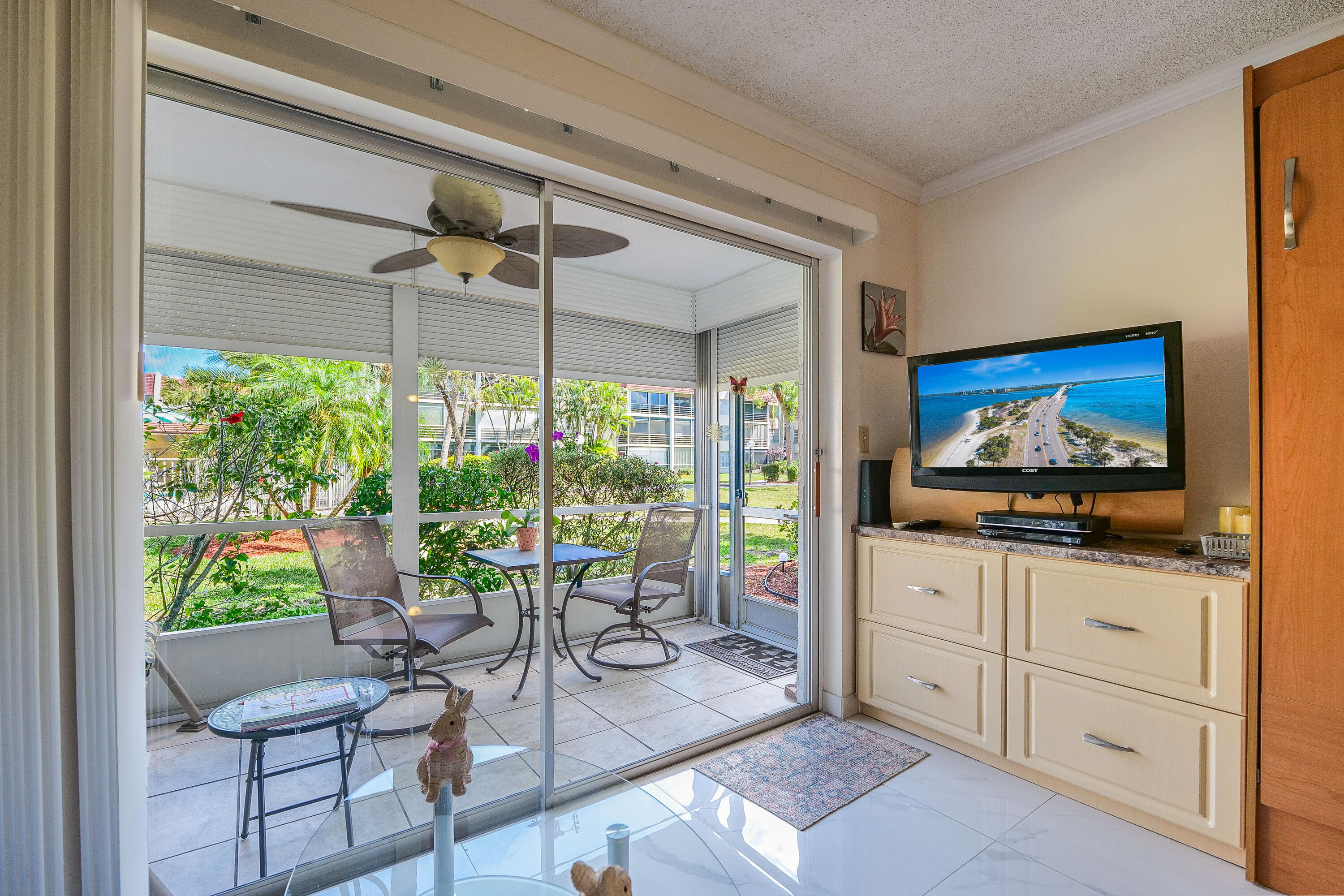 LAS VISTAS - Residential