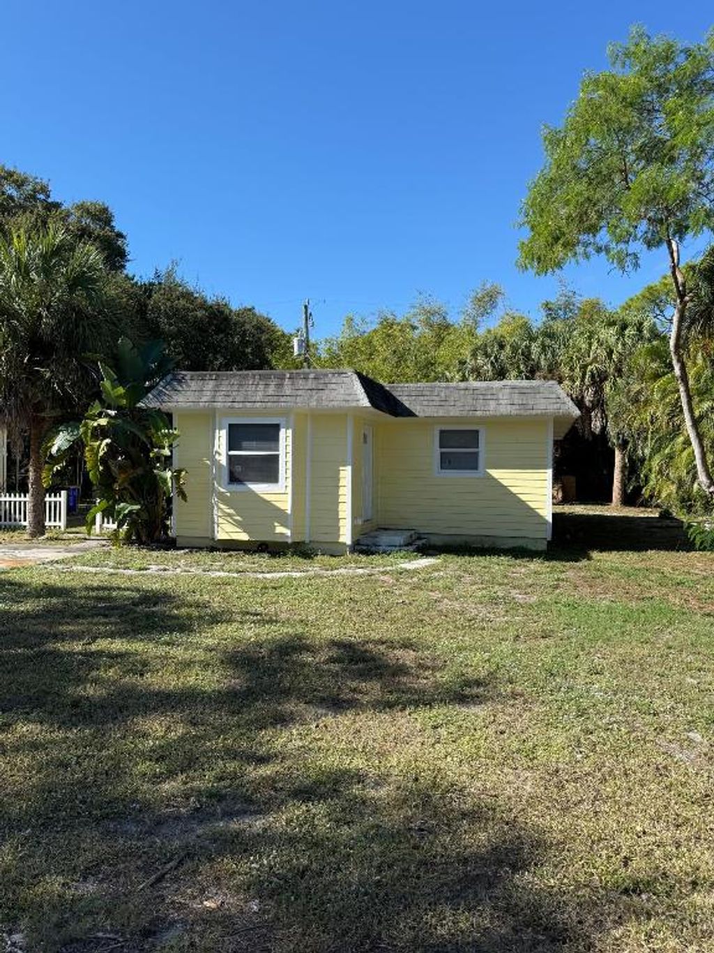 Photo of 960 NE Key Drive, Jensen Beach, FL 34957 (MLS # R11153907)