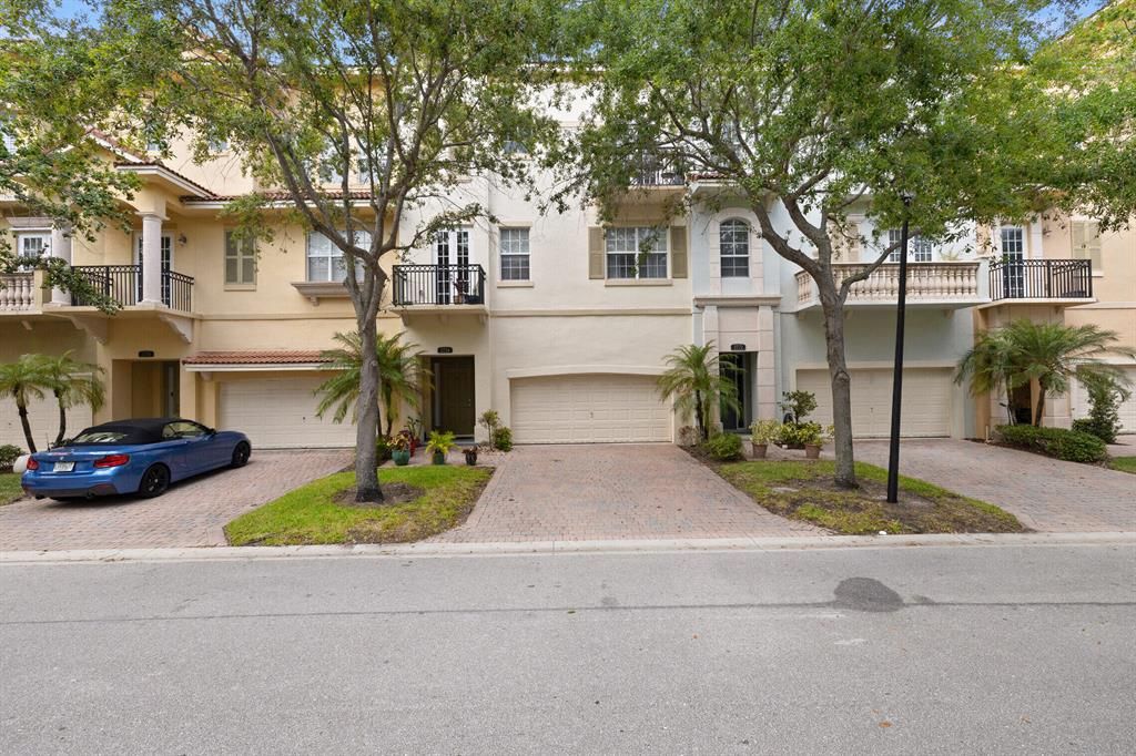 Photo of 2774 Ravella Way, Palm Beach Gardens, FL 33410 (MLS # R10798852)
