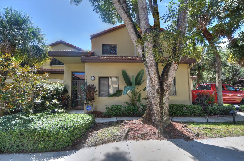 Photo of 10534 NW 10th Court, Plantation, FL 33322 (MLS # F10404190)