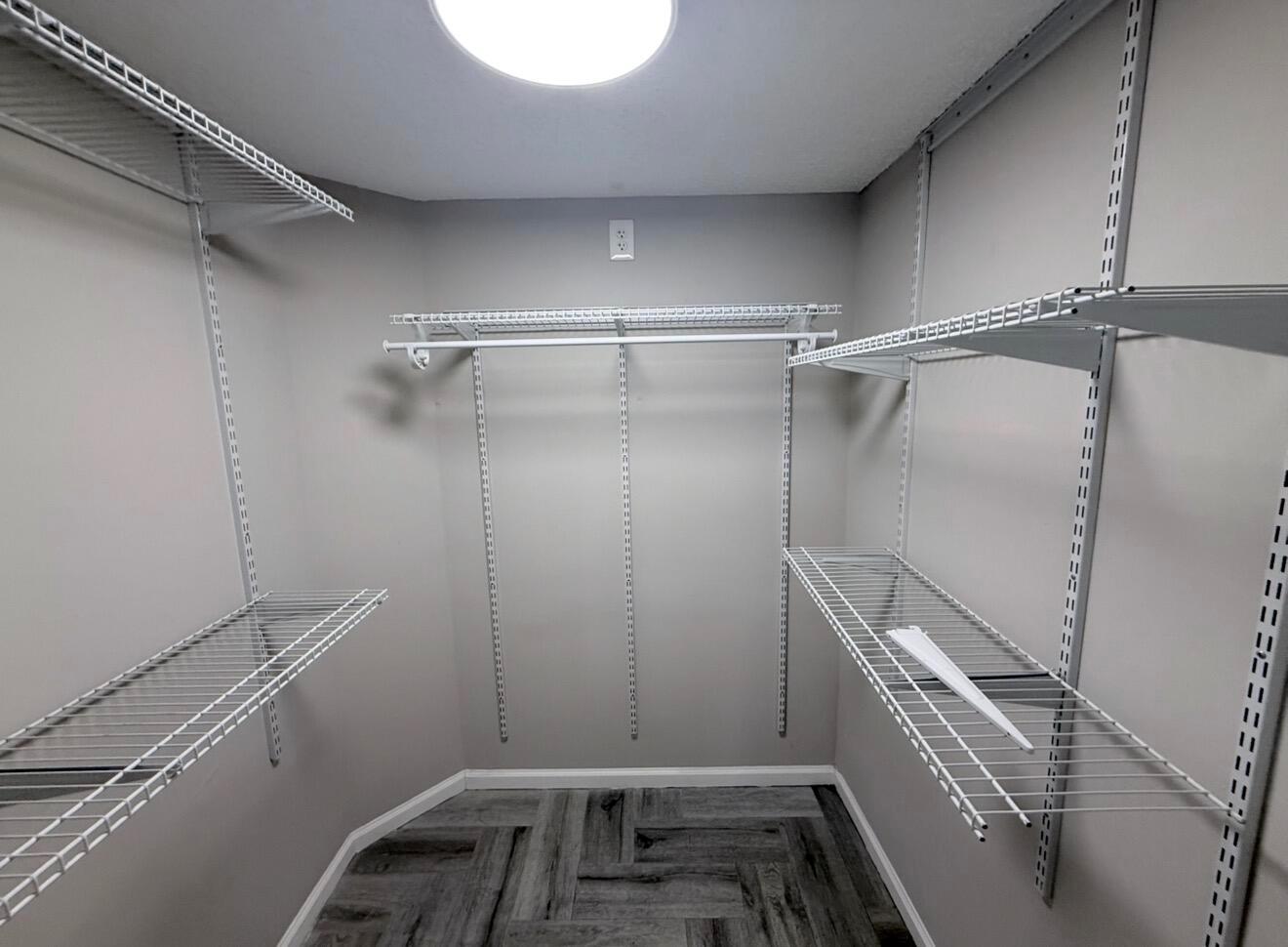 HYPOLUXOS MARINERS CAY CO - Residential Lease