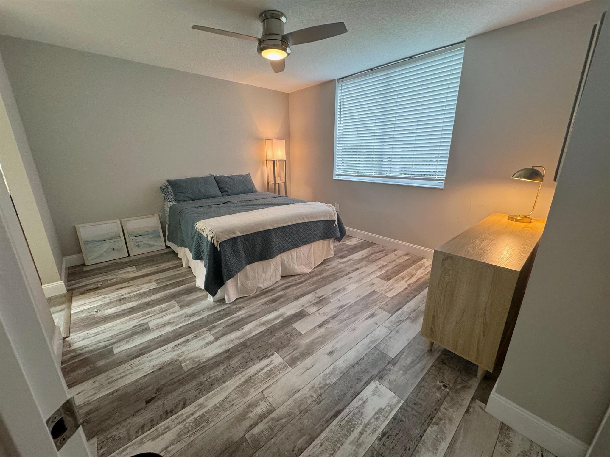 HYPOLUXOS MARINERS CAY CO - Residential Lease