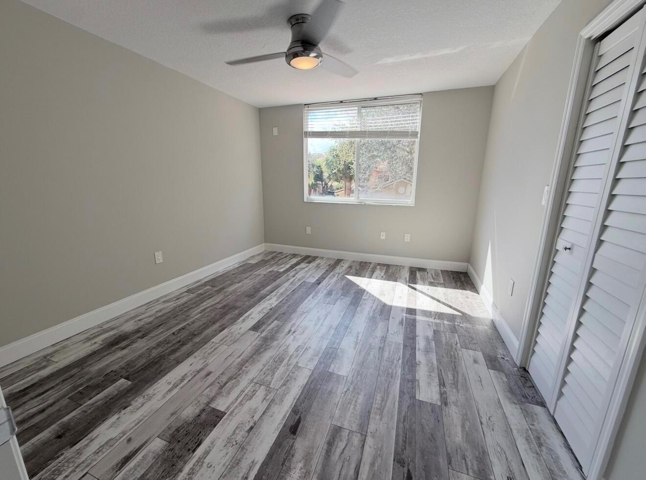 HYPOLUXOS MARINERS CAY CO - Residential Lease