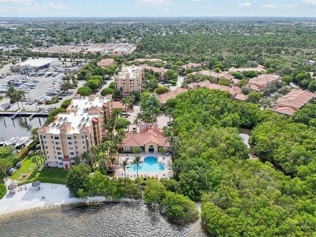 HYPOLUXOS MARINERS CAY CO - Residential Lease