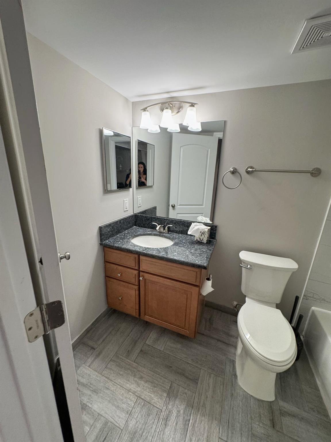 HYPOLUXOS MARINERS CAY CO - Residential Lease