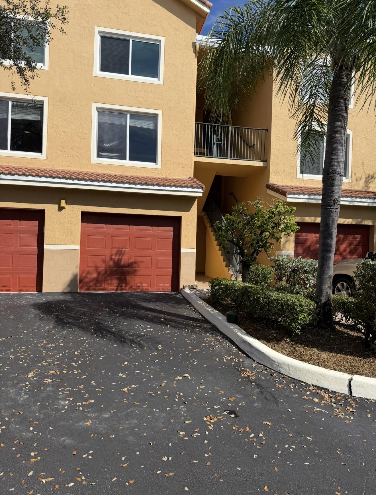 HYPOLUXOS MARINERS CAY CO - Residential Lease