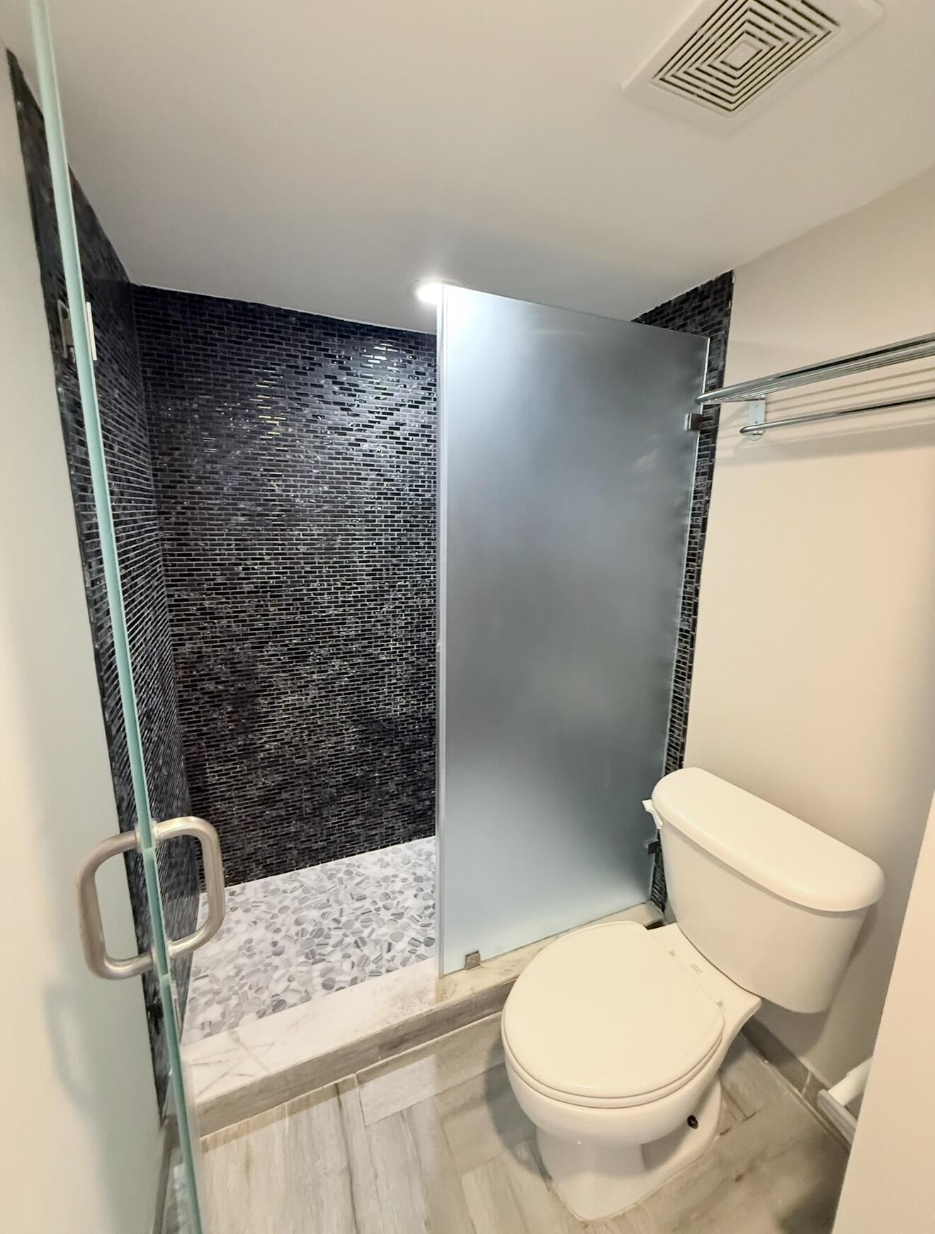 HYPOLUXOS MARINERS CAY CO - Residential Lease