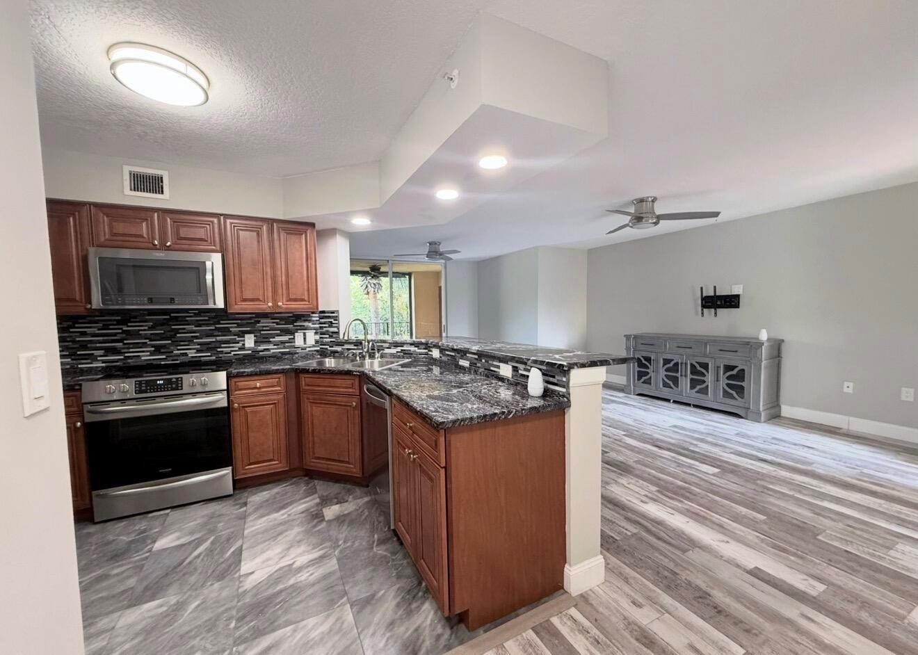 HYPOLUXOS MARINERS CAY CO - Residential Lease