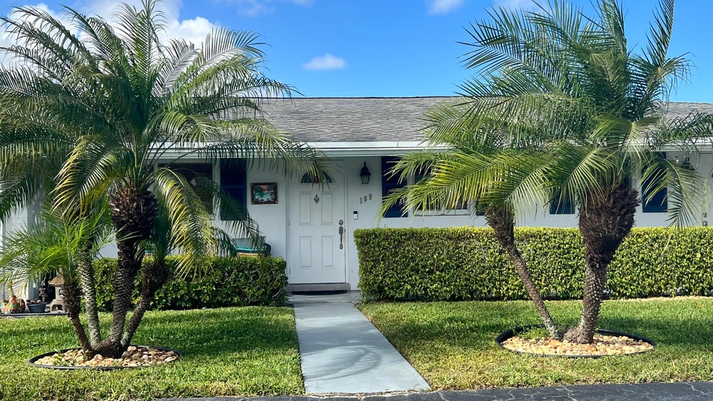 Photo of 2017 SW Golf Lane #109, Boynton Beach, FL 33426 (MLS # B26043546)