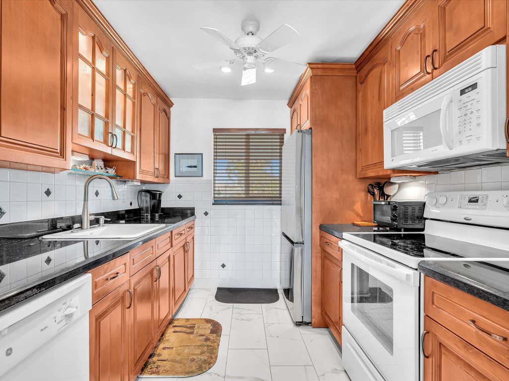 Photo of 2017 SW GOLF Lane #109, Boynton Beach, FL 33426 (MLS # B26043546)