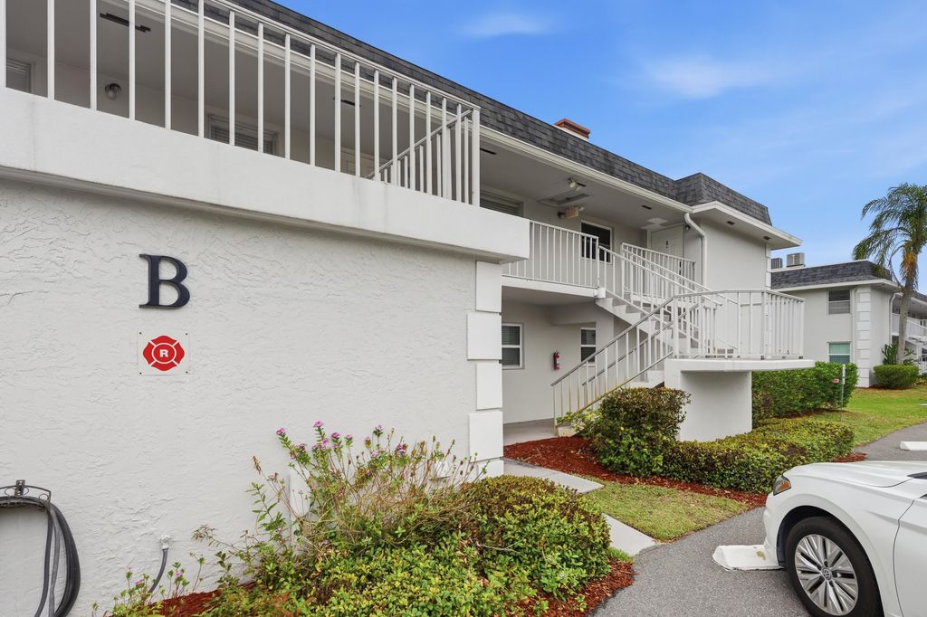 Photo of 1166 6th Avenue #B8, Vero Beach, FL 32960 (MLS # B26006997)