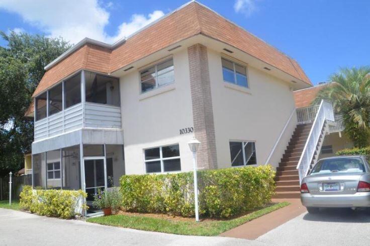 GREAT one bedroom first floor condo located in the heart of Palm Beach Gardens. Condo unit has been recently updated. Kitchen is updated as well as new vanity in the bathroom and newer flooring throughout. Washer/dryer inside unit. Community pool. Close to all that PBG has to offer as well as easy access to I-95 and Florida's Turnpike. Water included in rent.