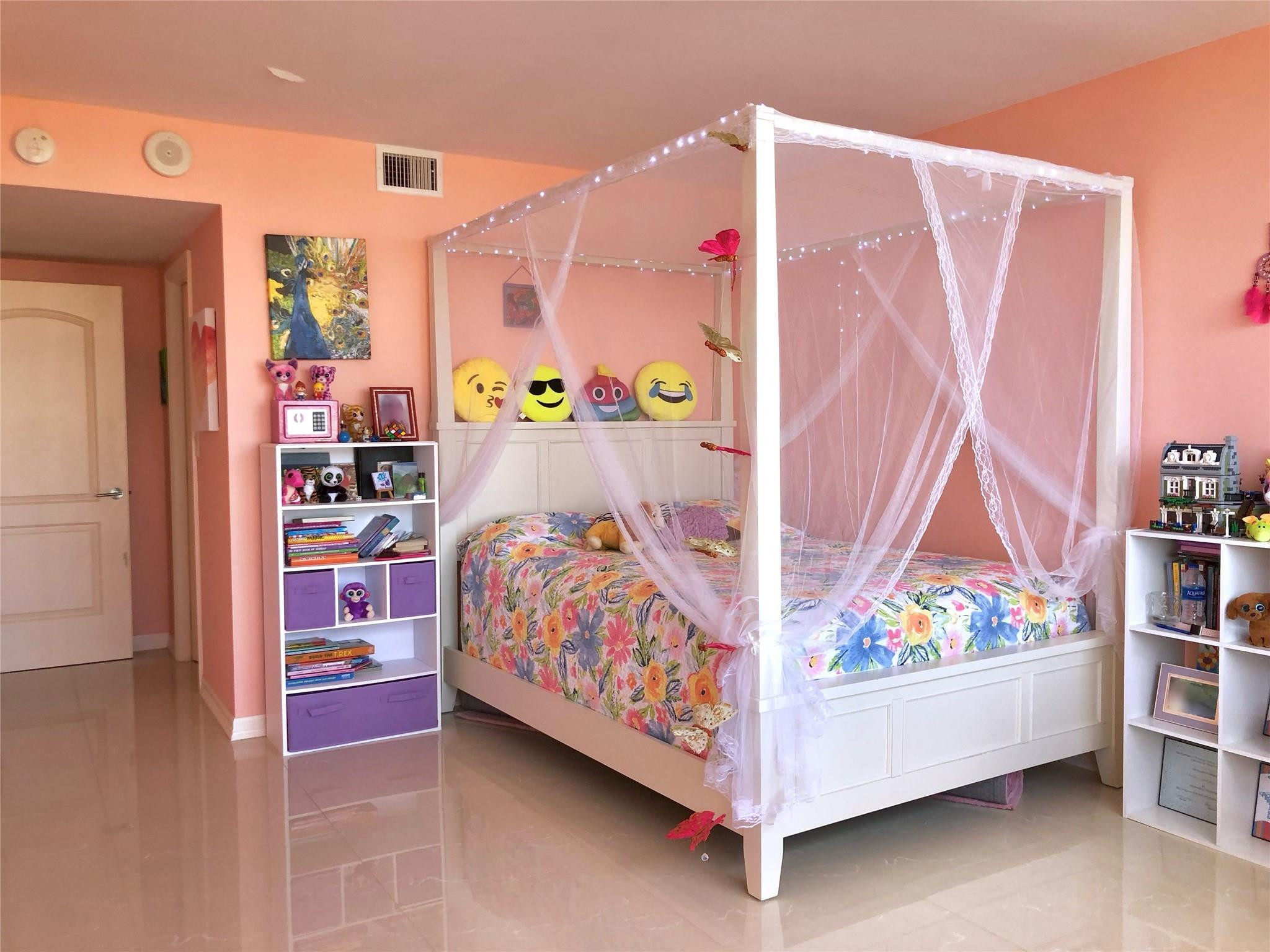 OLYMPUS CONDO PHASE - Residential